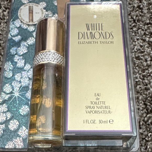 Elizabeth Taylor White Diamonds Eau de Toilette Set 1 fl oz - Picture 5 of 7